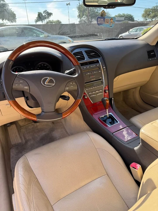 2007 Lexus ES 5th Gen - Image 2 of 10