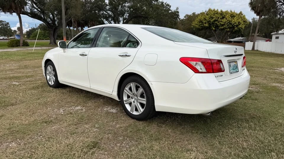 2007 Lexus ES 5th Gen - Image 4 of 10