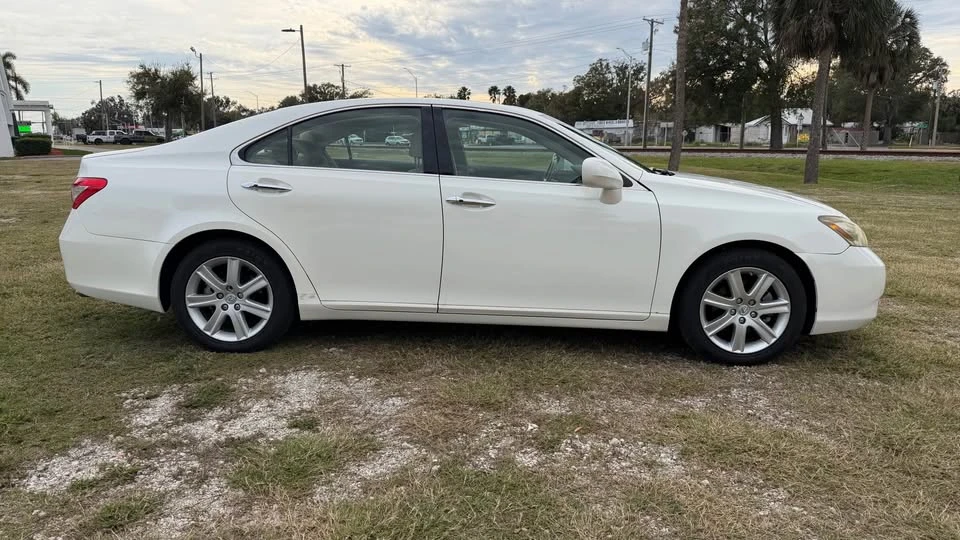 2007 Lexus ES 5th Gen - Image 2 of 10