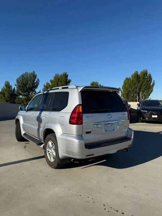2007 Lexus GX 1st Gen - Image 5 of 8