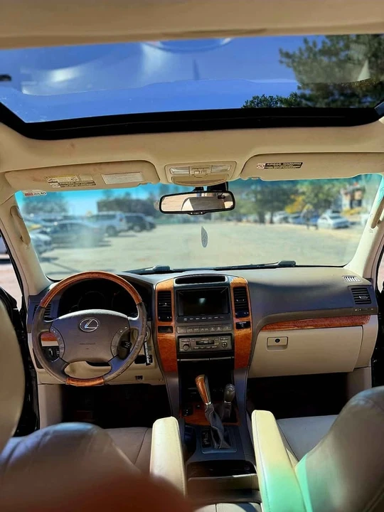 2007 Lexus GX 1st Gen - Image 11 of 19