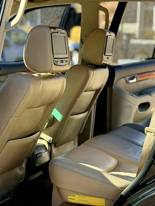 2007 Lexus GX 1st Gen - Image 16 of 19