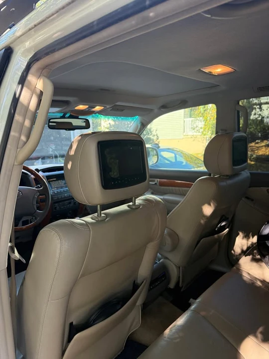 2007 Lexus GX 1st Gen - Image 13 of 17