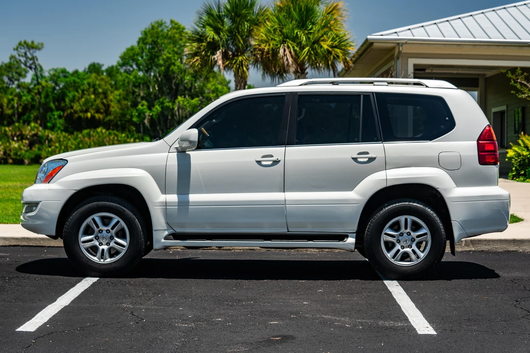 2007 Lexus GX 1st Gen - Image 11 of 31