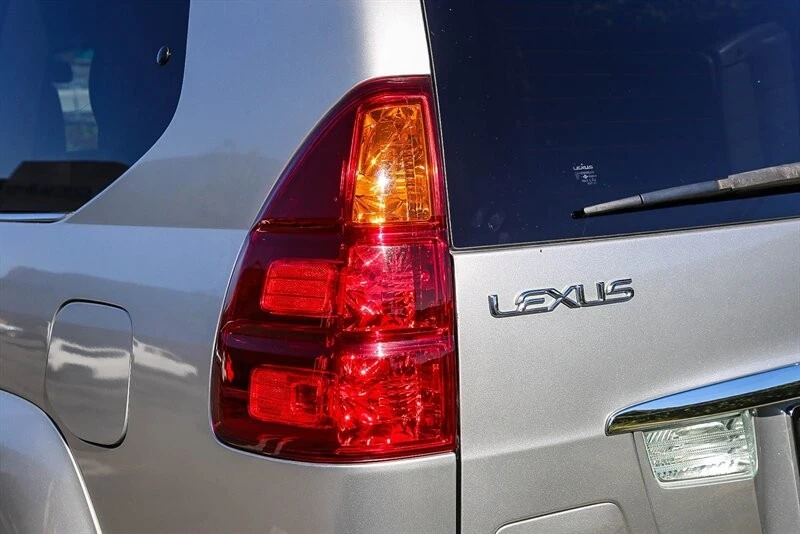 2007 Lexus GX 1st Gen - Image 12 of 21