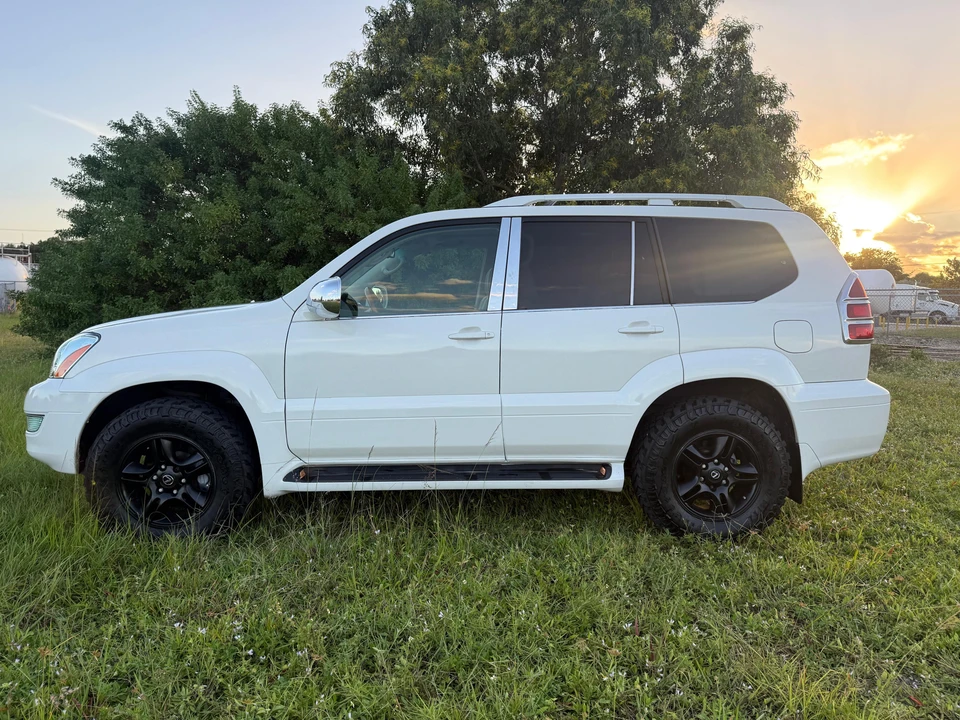 2007 Lexus GX 1st Gen - Image 11 of 31
