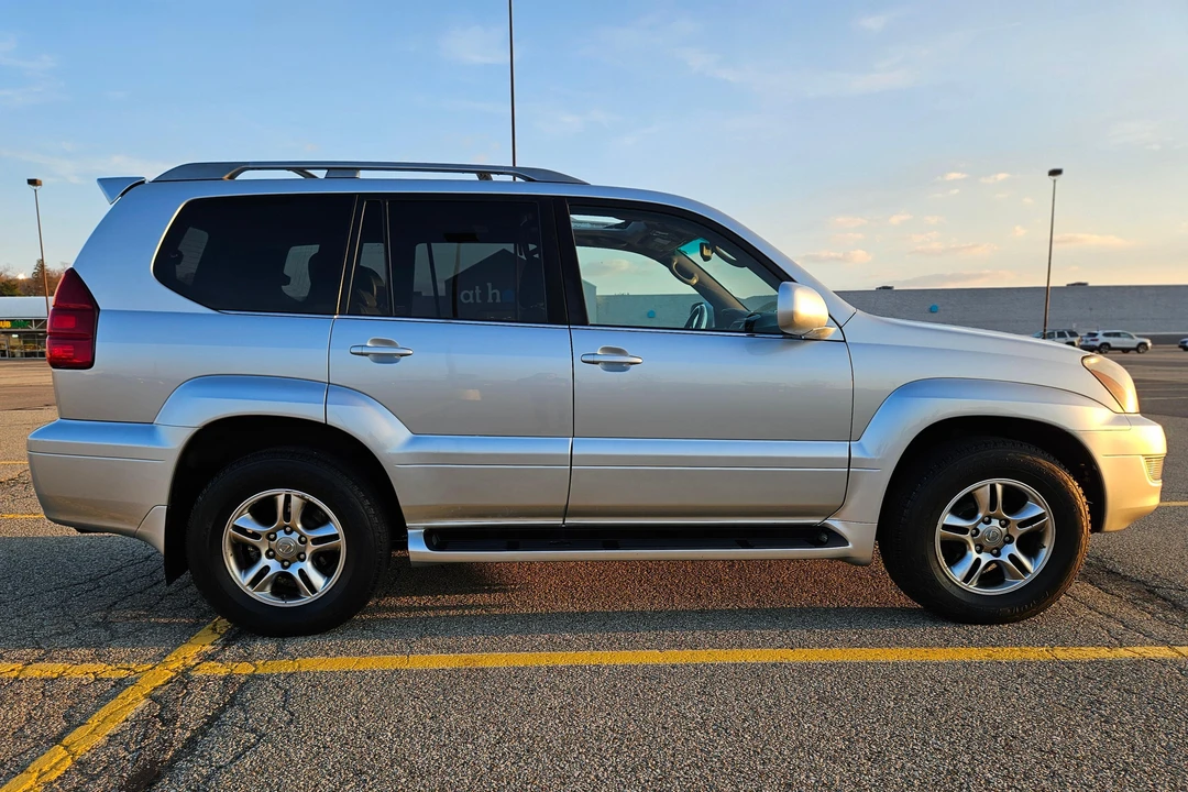 2007 Lexus GX 1st Gen - Image 3 of 31