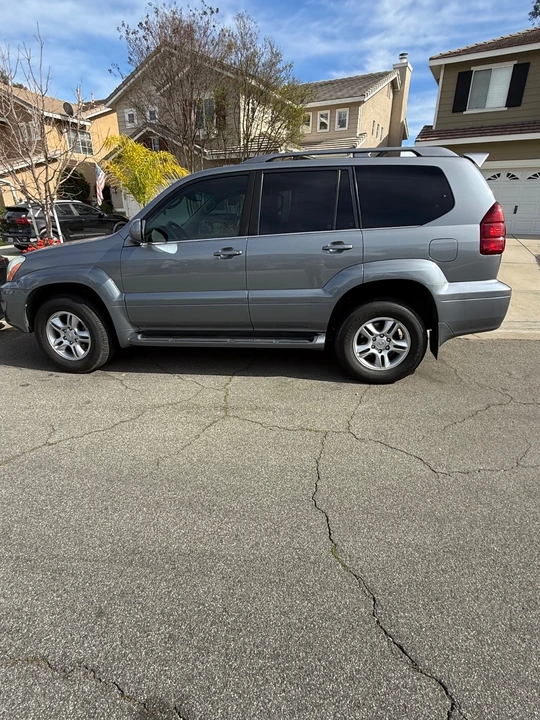 2007 Lexus GX 1st Gen - Image 12 of 15