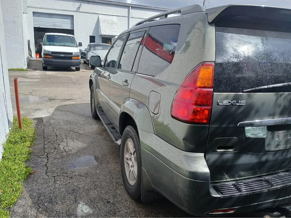 2007 Lexus GX 1st Gen - Image 2 of 14
