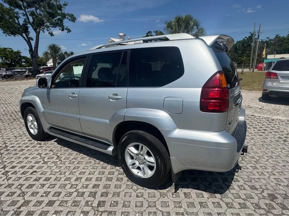 2007 Lexus GX 1st Gen - Image 3 of 13