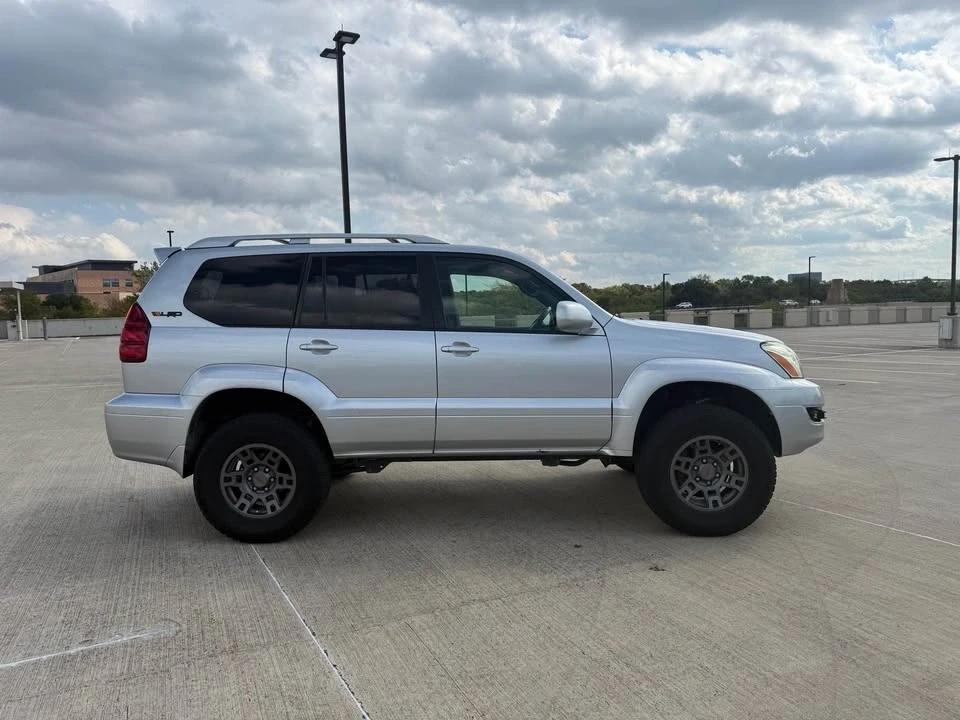 2007 Lexus GX 1st Gen - Image 2 of 19