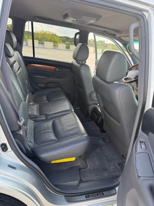 2007 Lexus GX 1st Gen - Image 11 of 19