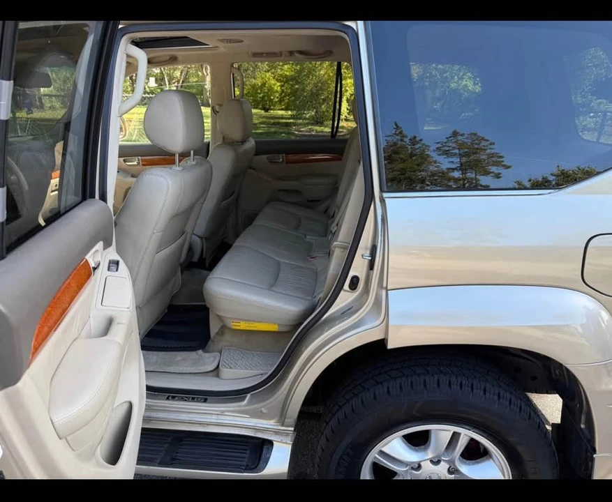 2007 Lexus GX 1st Gen - Image 3 of 6