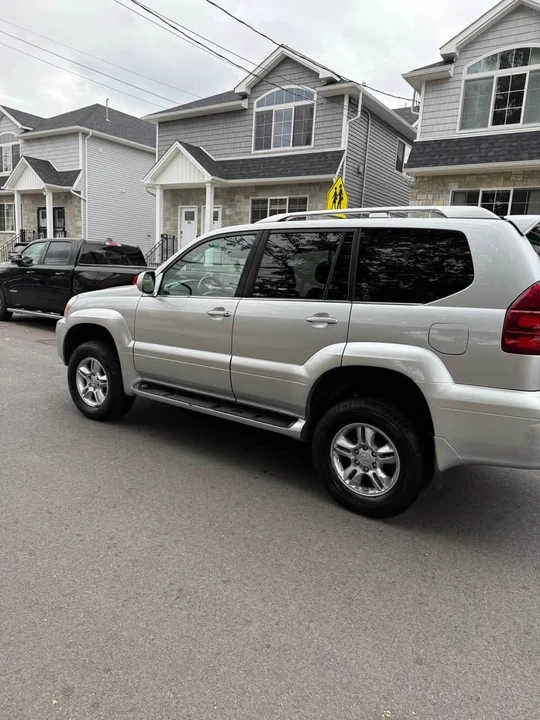 2007 Lexus GX 1st Gen - Image 4 of 9