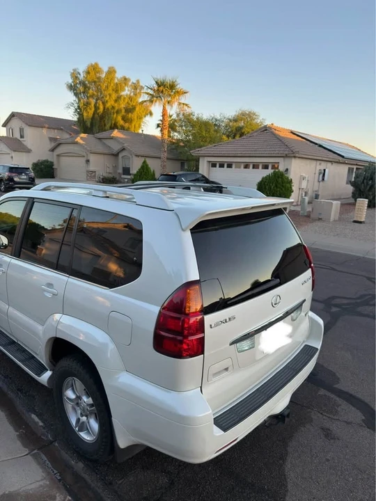 2007 Lexus GX 1st Gen - Image 2 of 15