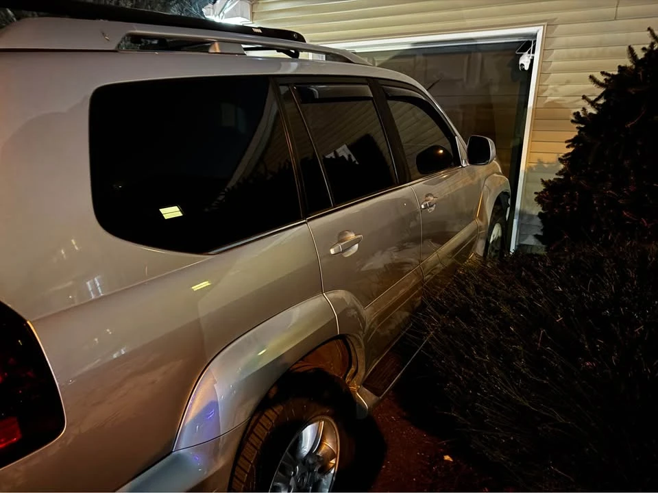 2007 Lexus GX 1st Gen - Image 4 of 17