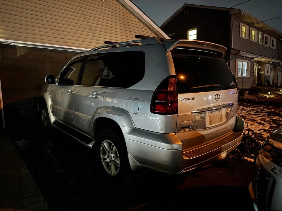 2007 Lexus GX 1st Gen - Image 2 of 17