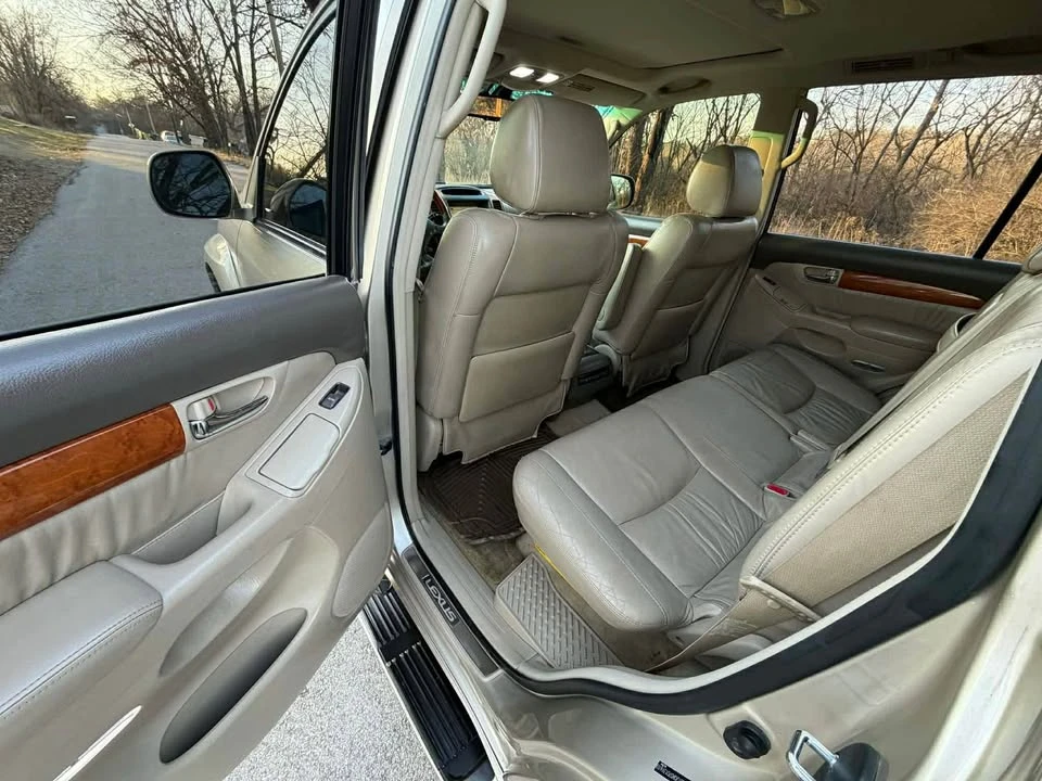 2007 Lexus GX 1st Gen - Image 9 of 18