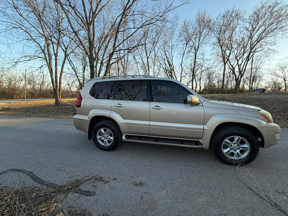 2007 Lexus GX 1st Gen - Image 2 of 18