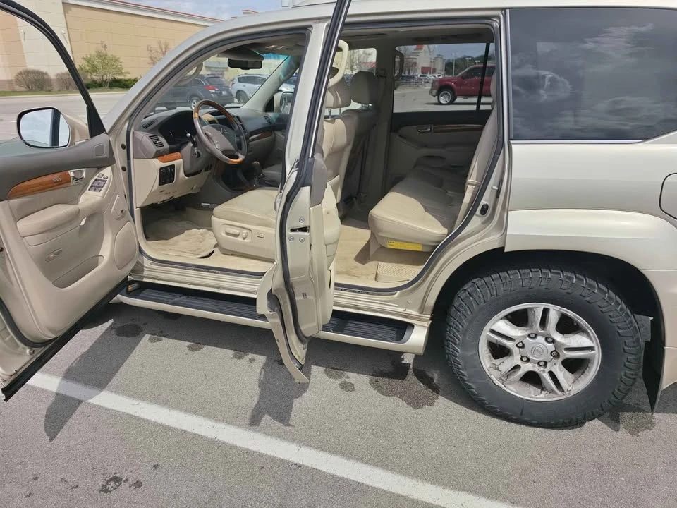 2007 Lexus GX 1st Gen - Image 8 of 17