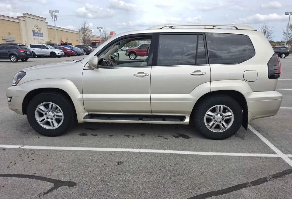 2007 Lexus GX 1st Gen - Image 10 of 17
