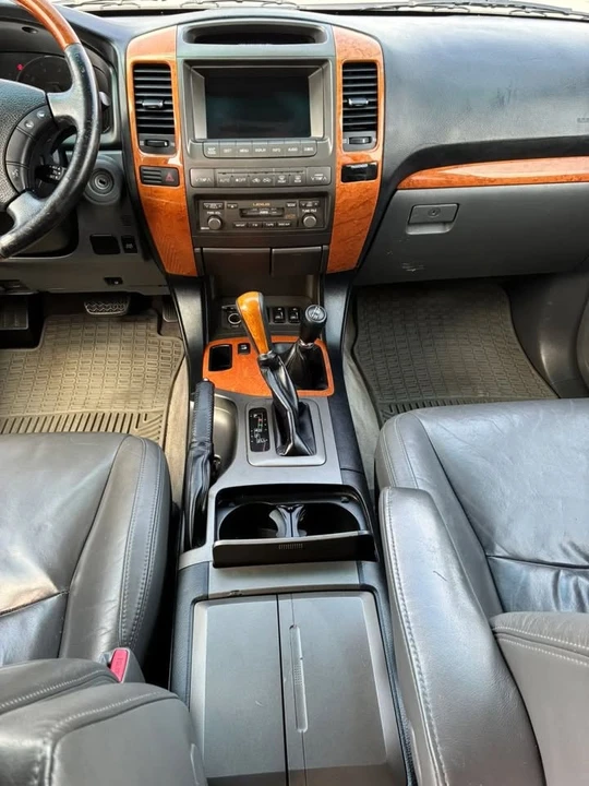 2007 Lexus GX 1st Gen - Image 11 of 15