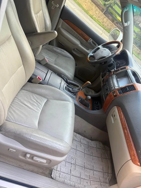 2007 Lexus GX 1st Gen - Image 6 of 9