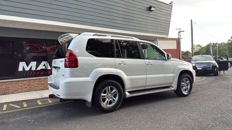 2007 Lexus GX 1st Gen - Image 10 of 12