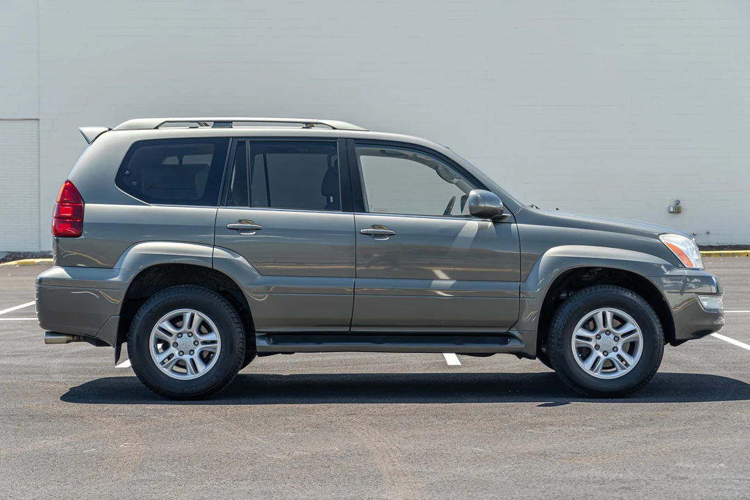 2007 Lexus GX 1st Gen - Image 16 of 31