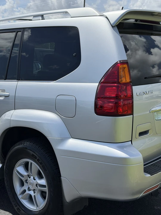 2007 Lexus GX 1st Gen - Image 15 of 31