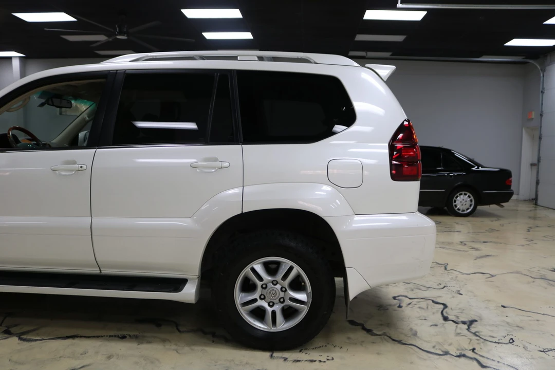 2007 Lexus GX 1st Gen - Image 28 of 31