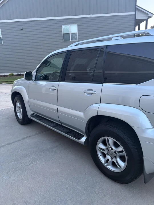 2007 Lexus GX 1st Gen - Image 27 of 31