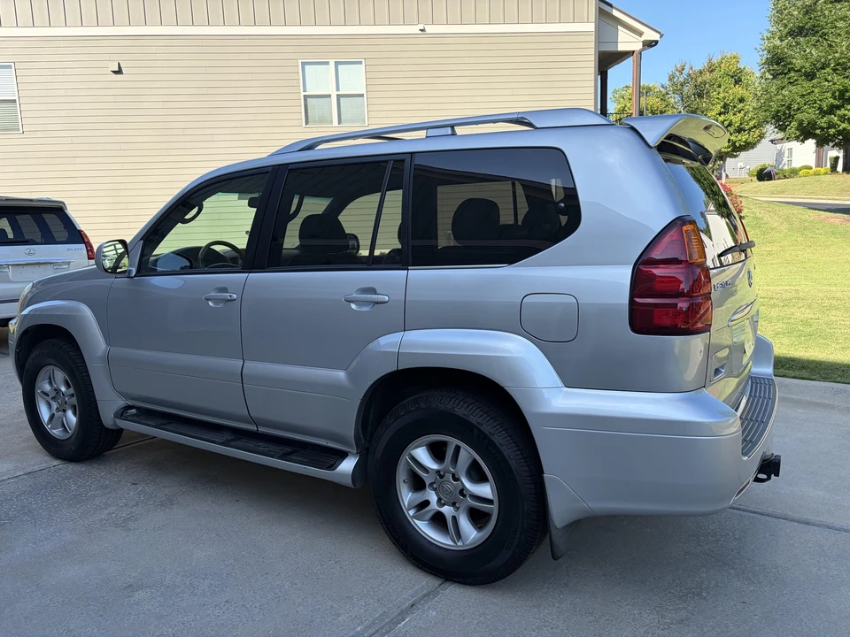 2007 Lexus GX 1st Gen - Image 15 of 31