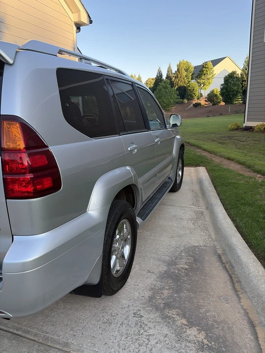 2007 Lexus GX 1st Gen - Image 21 of 31