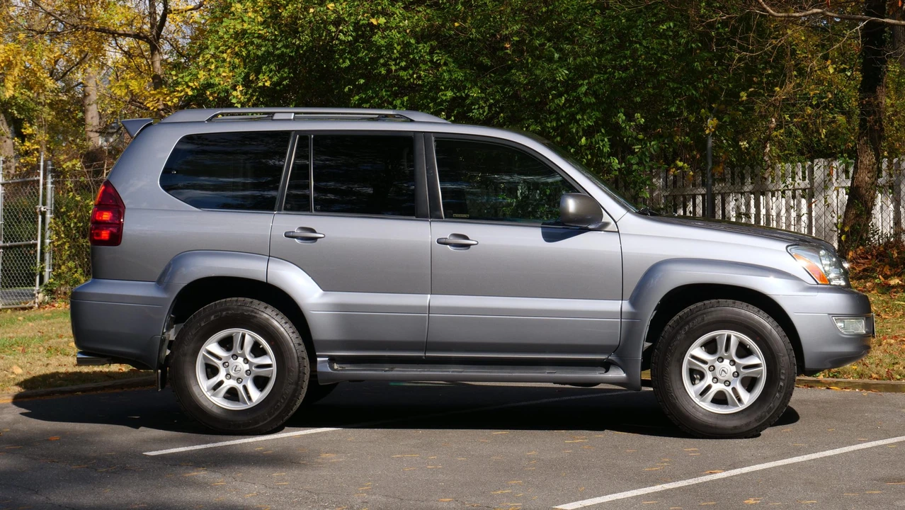 2007 Lexus GX 1st Gen - Image 28 of 31