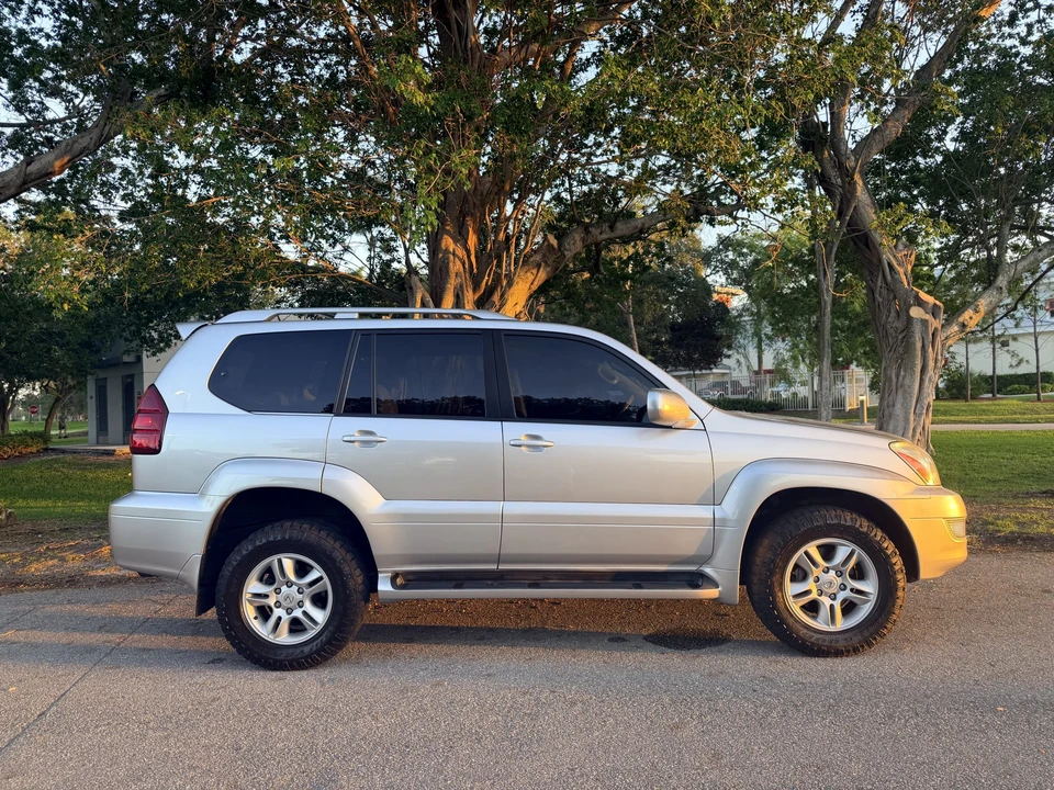 2007 Lexus GX 1st Gen - Image 20 of 31