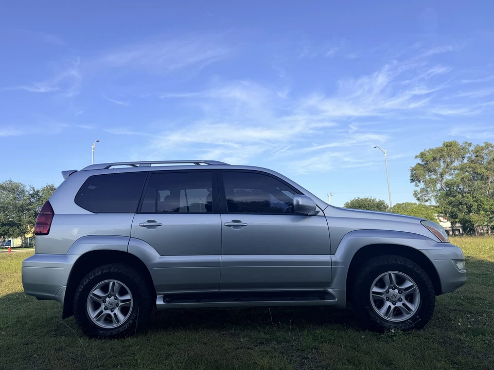 2007 Lexus GX 1st Gen - Image 9 of 31