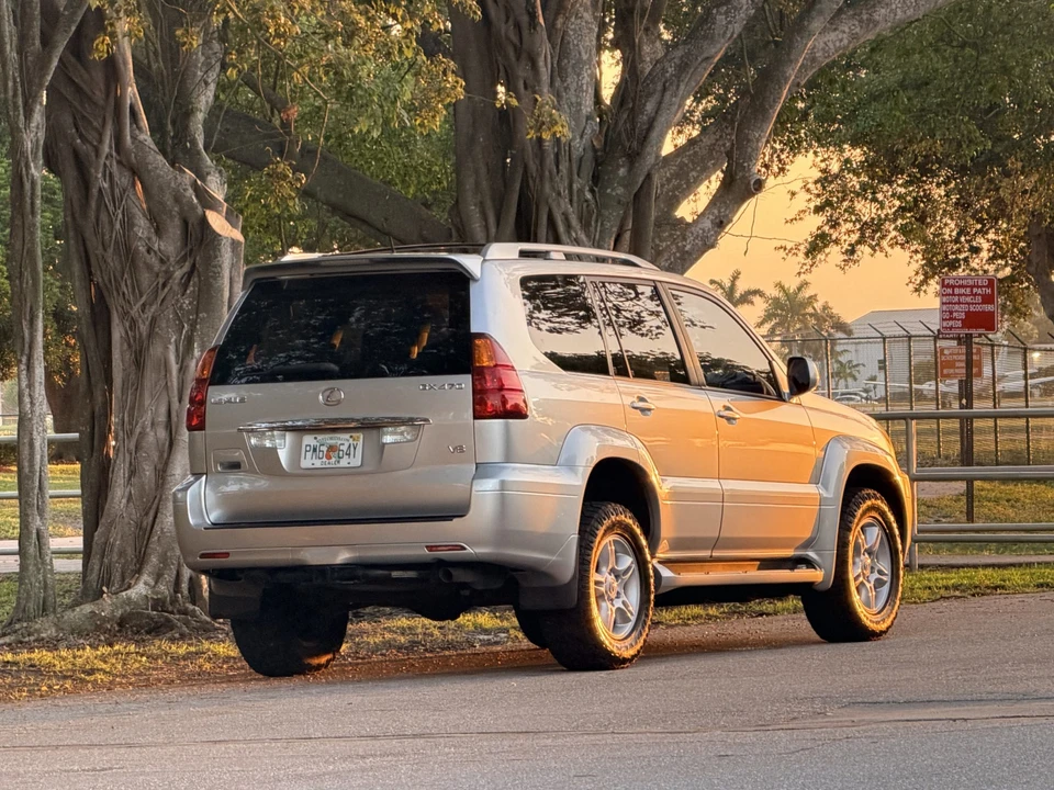 2007 Lexus GX 1st Gen - Image 21 of 31