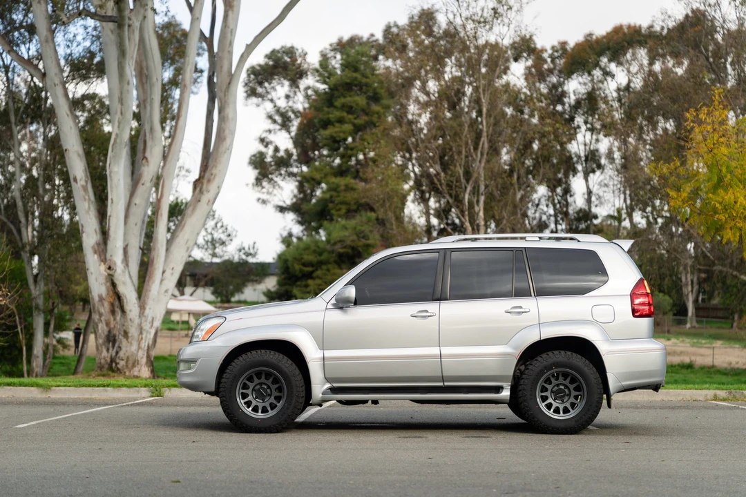 2007 Lexus GX 1st Gen - Image 9 of 31