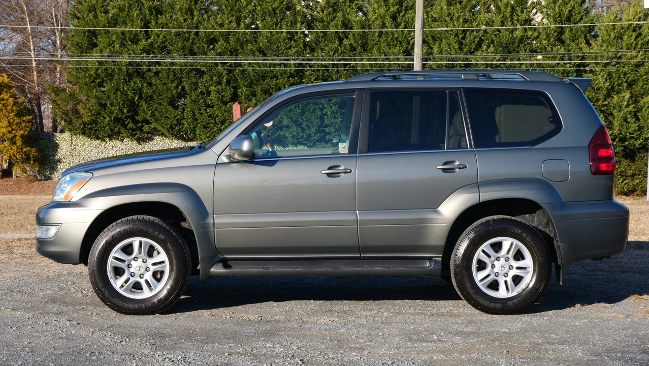 2007 Lexus GX 1st Gen - Image 17 of 31