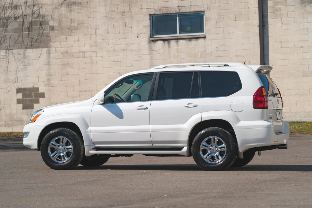 2007 Lexus GX 1st Gen - Image 9 of 31