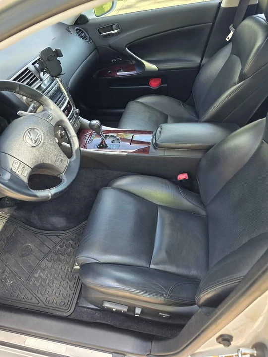 2007 Lexus IS 2nd Gen - Image 4 of 5