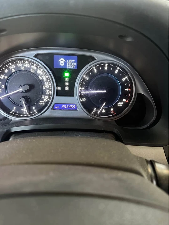 2007 Lexus IS 2nd Gen - Image 12 of 19