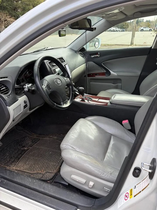2007 Lexus IS 2nd Gen - Image 9 of 12