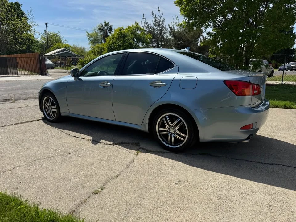 2007 Lexus IS 2nd Gen - Image 4 of 9