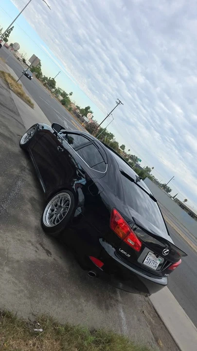 2007 Lexus IS 2nd Gen - Image 5 of 10