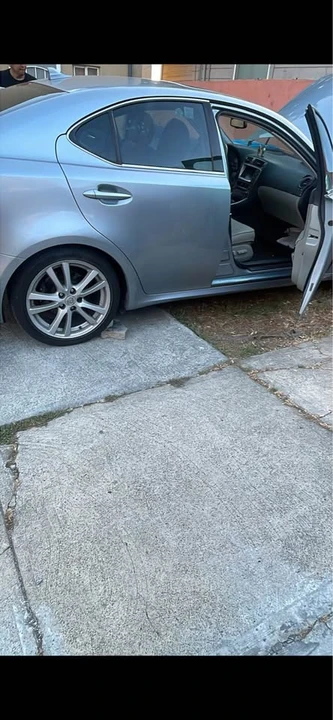 2007 Lexus IS 2nd Gen - Image 4 of 5