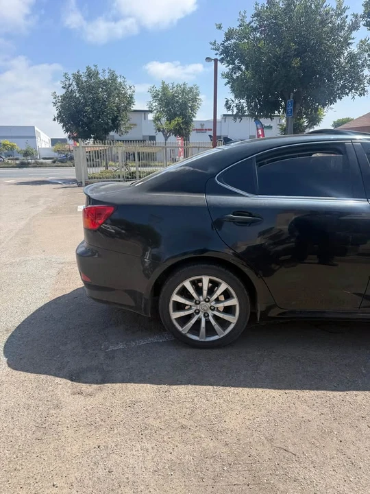 2007 Lexus IS 2nd Gen - Image 6 of 12