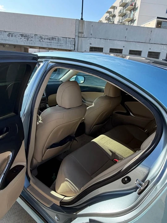2007 Lexus IS 2nd Gen - Image 5 of 7
