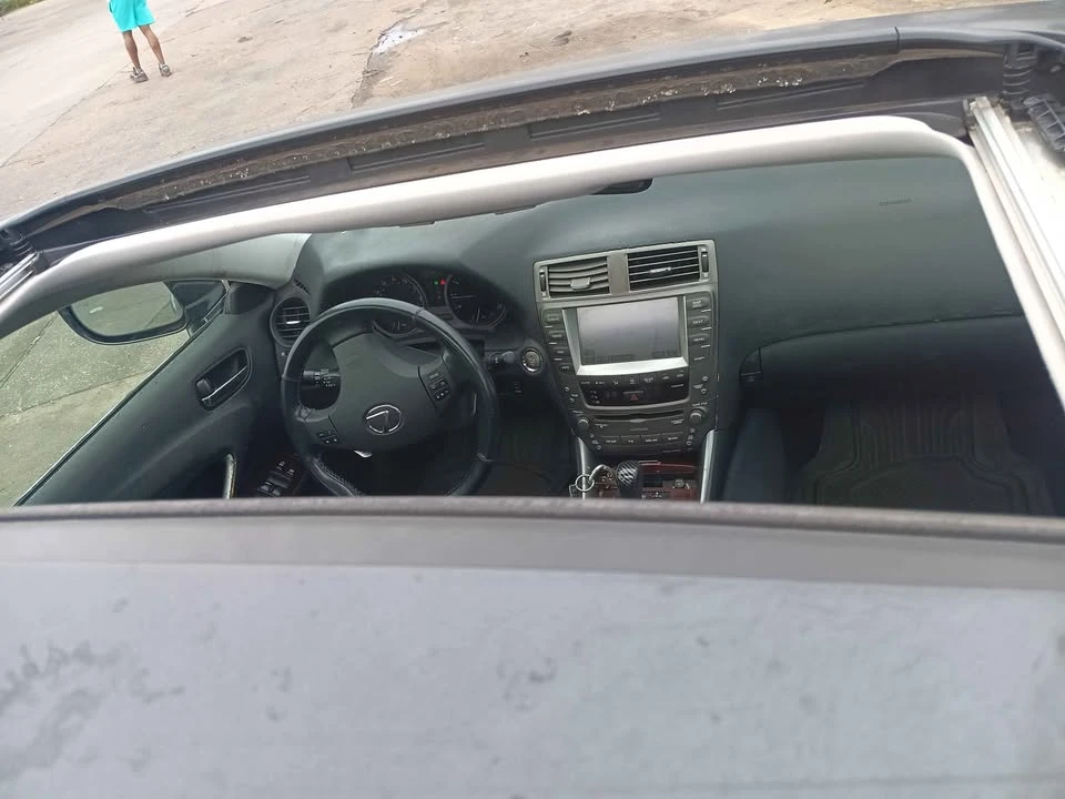 2007 Lexus IS 2nd Gen - Image 6 of 11